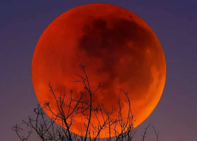 Blood Moon over Ho triggers mixed reactions