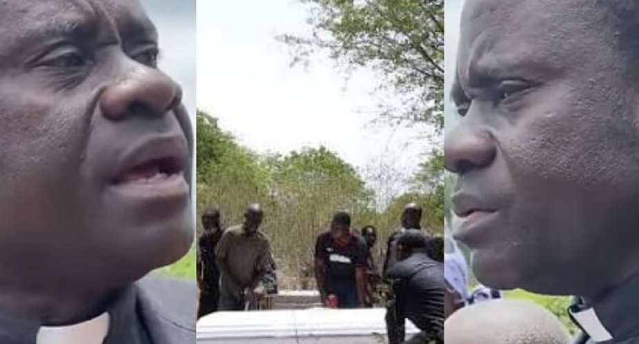 [VIDEO] "If you can wait, leave!" — Pastor blasts mourner for telling him to speed up the burial service