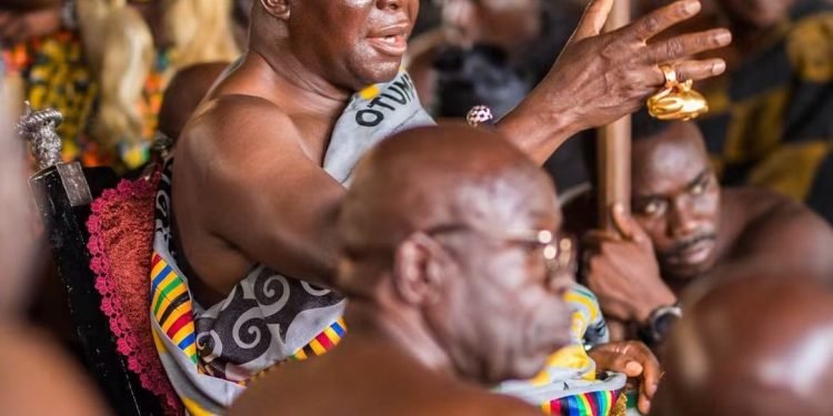 Otumfuo destools Kenyase No. 2 Paramount Chief