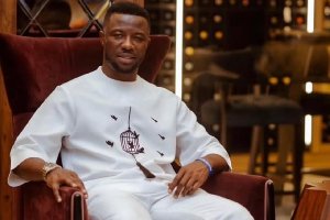 'Prioritise yourself first' - Kwaku Manu cautions netizens over 'artiste fan' wars